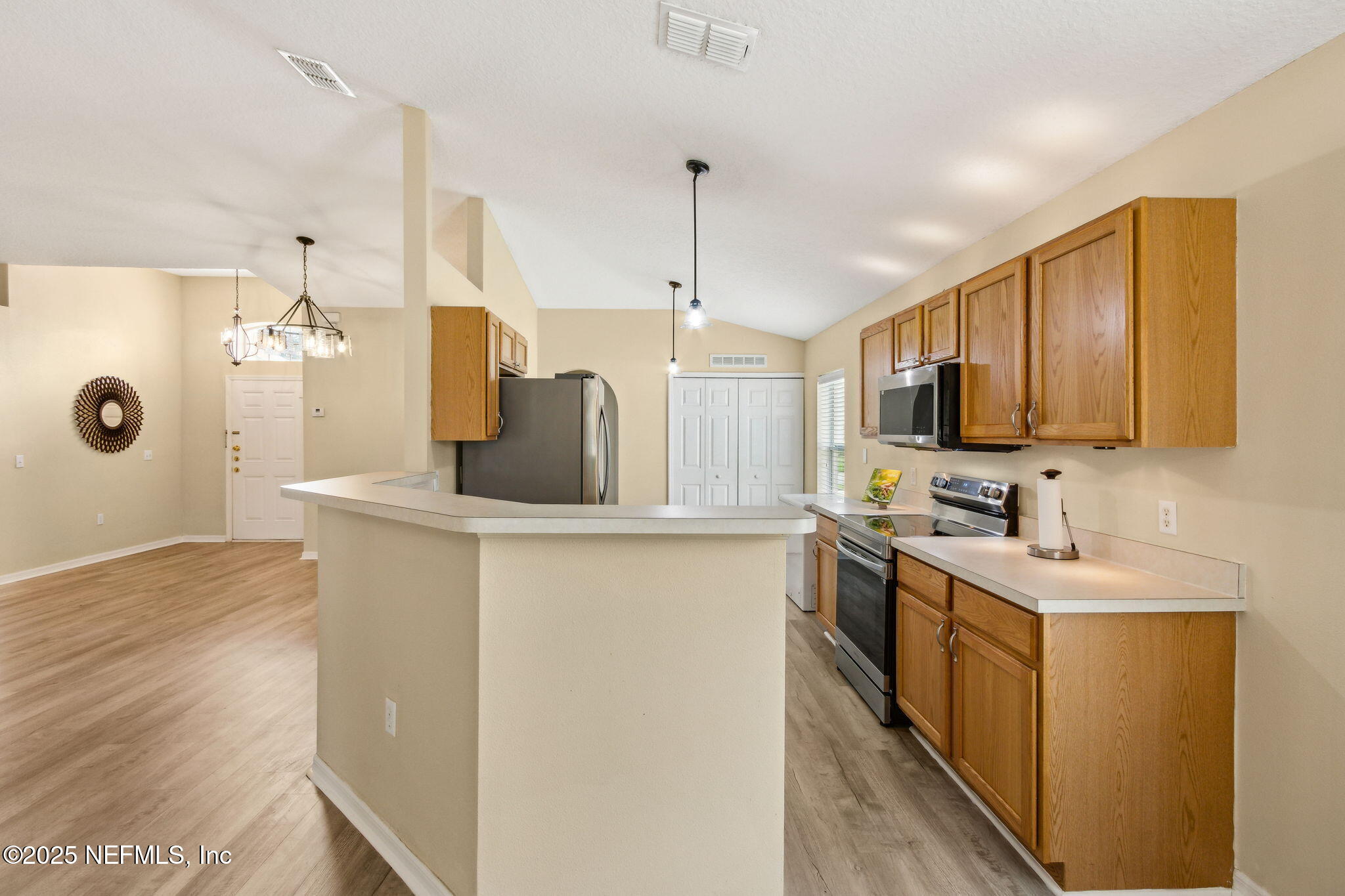 8893 MERSEYSIDE Avenue