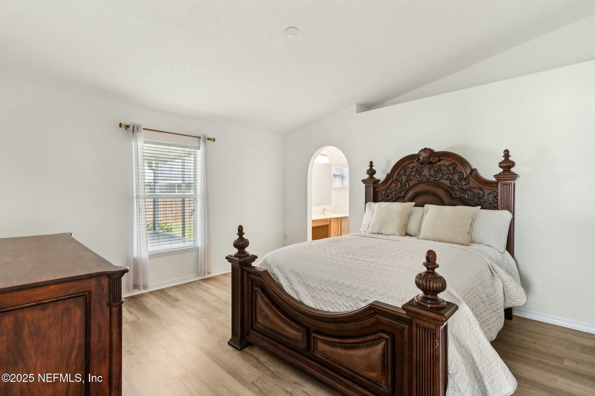 8893 MERSEYSIDE Avenue