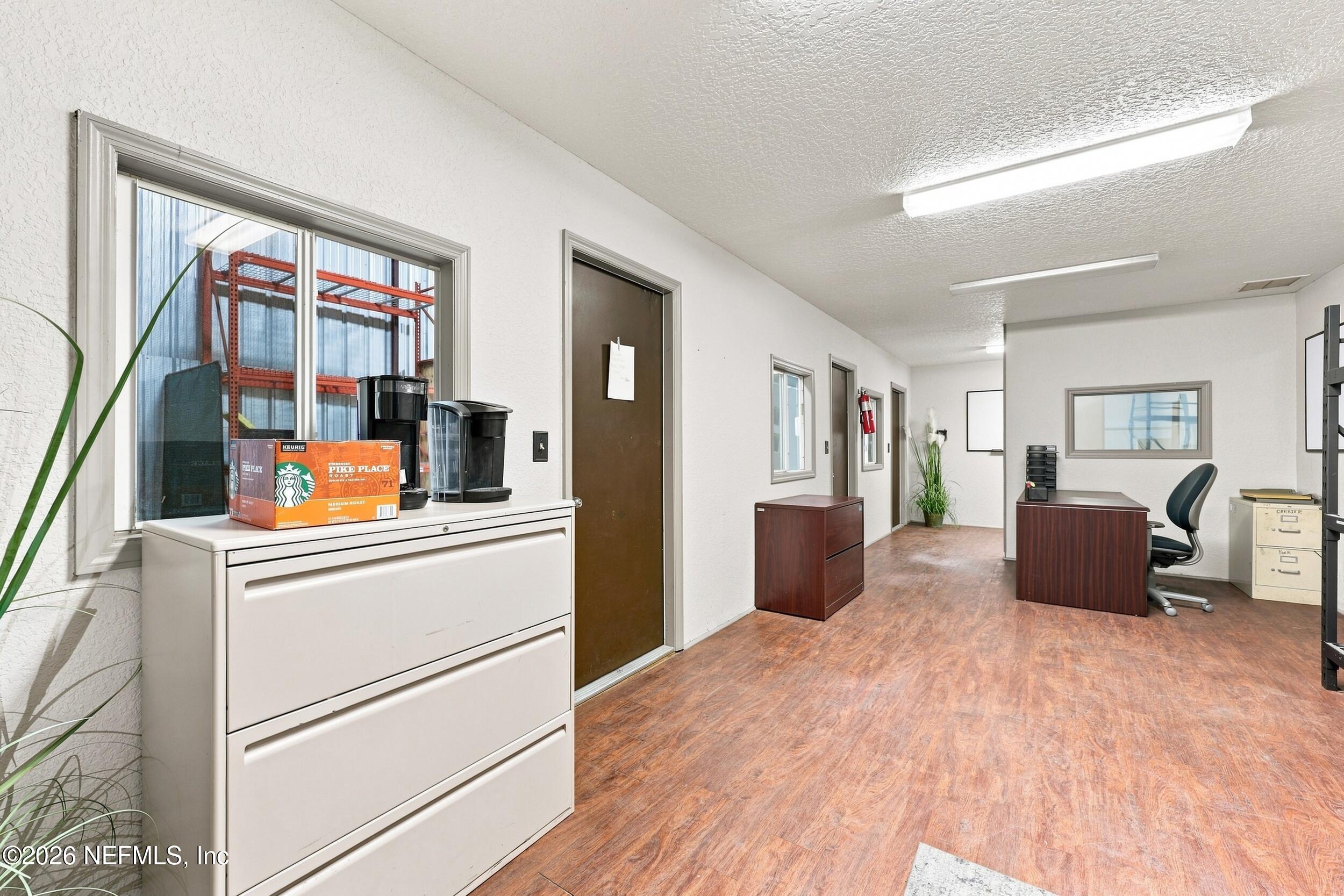 589 W 14TH Street