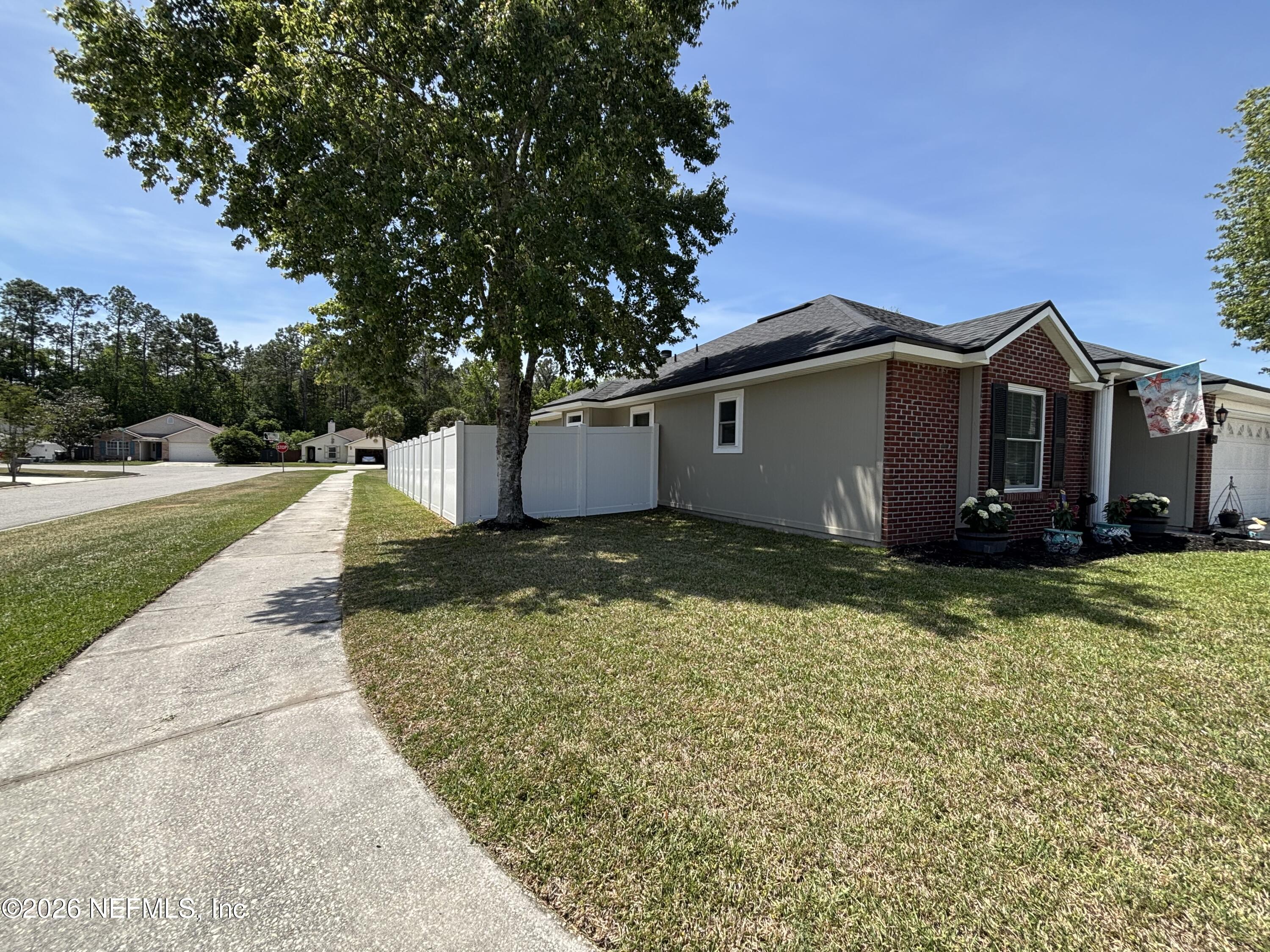 3825 HIDEAWAY Lane