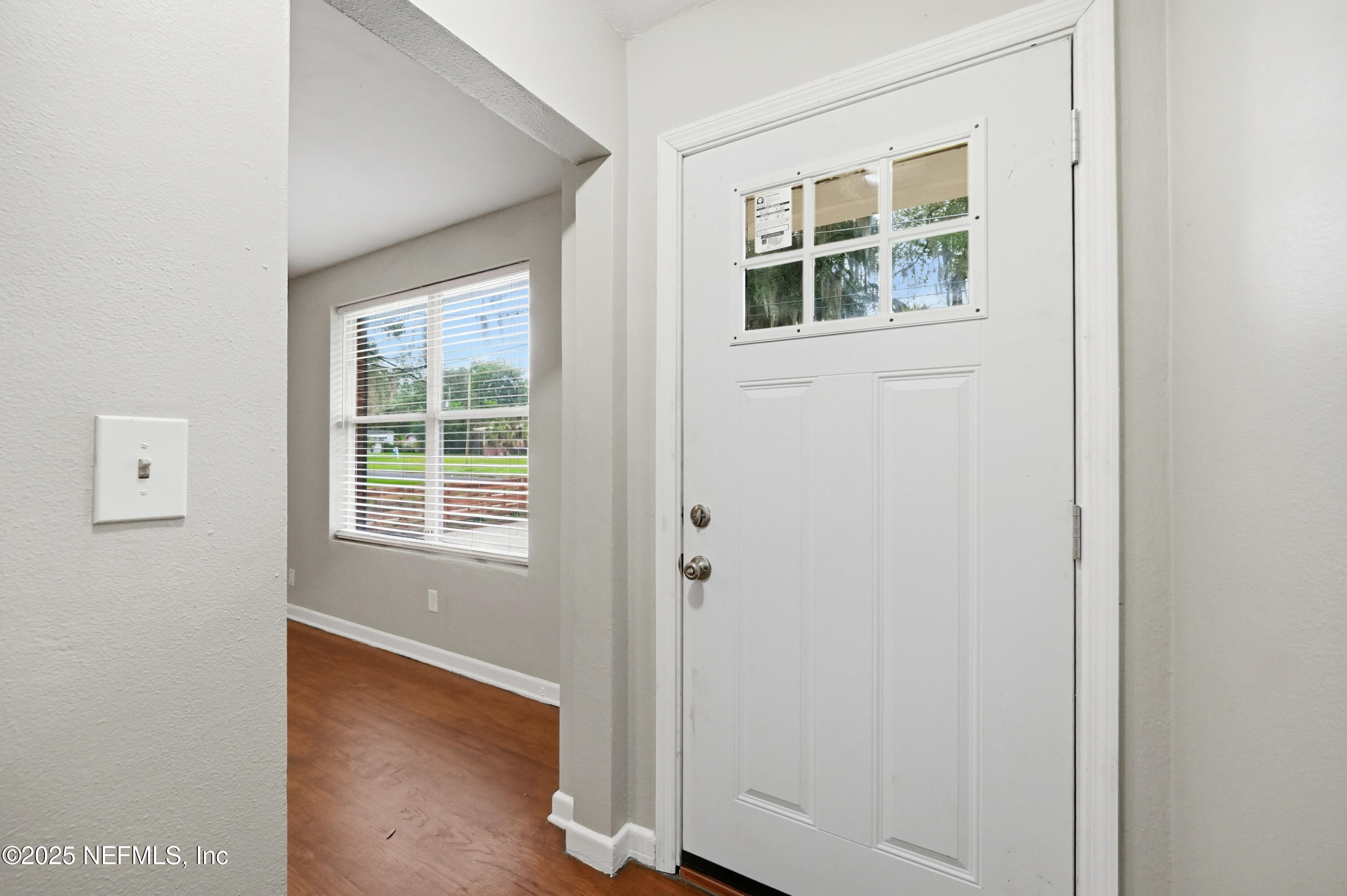 806 BORDEAU Avenue W