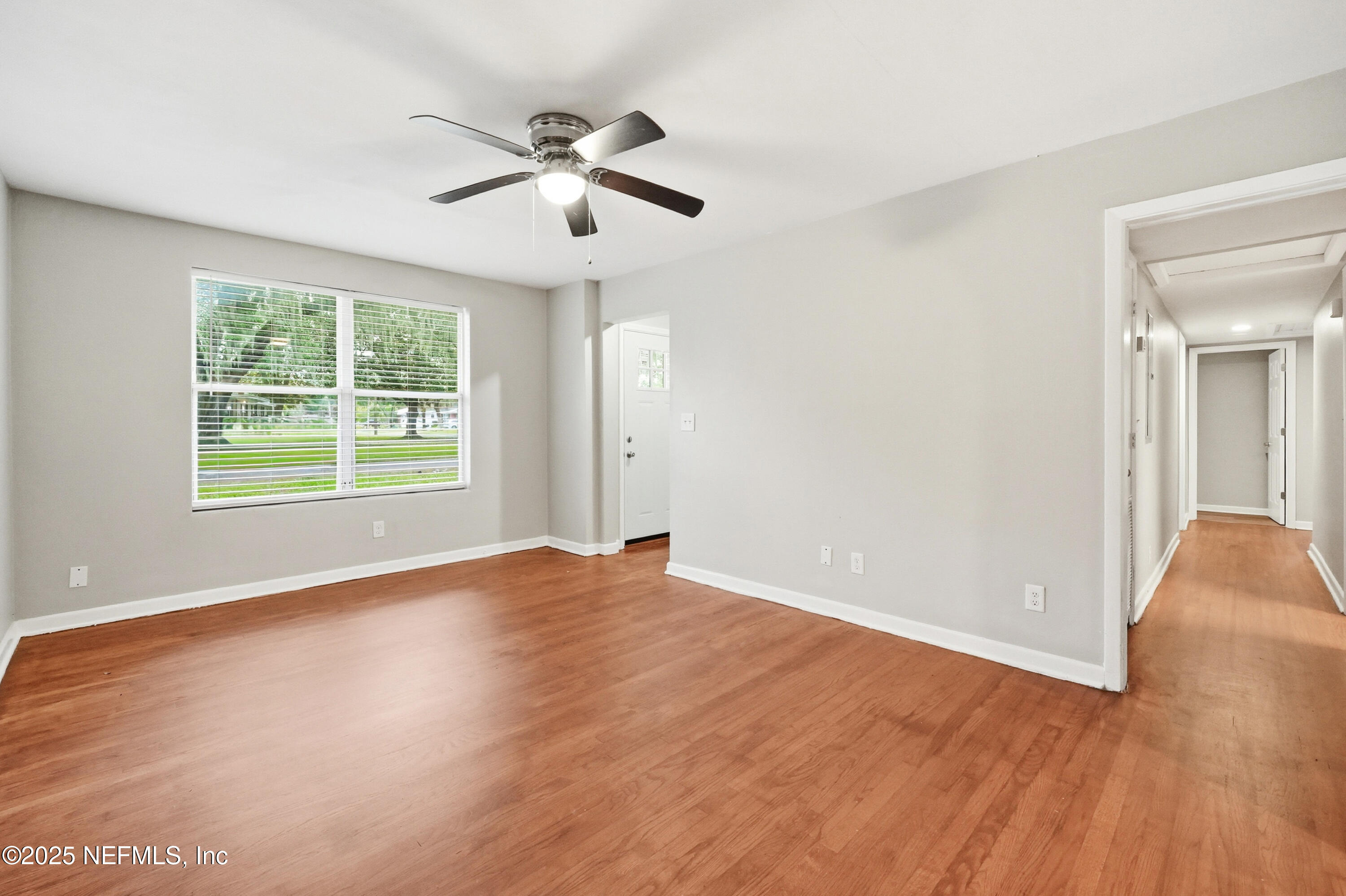 806 BORDEAU Avenue W