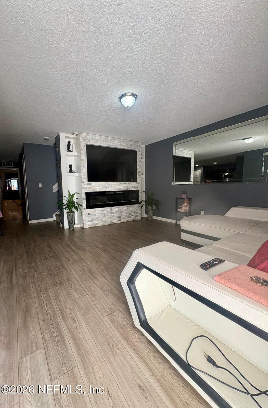 8441 MC GLOTHLIN Street