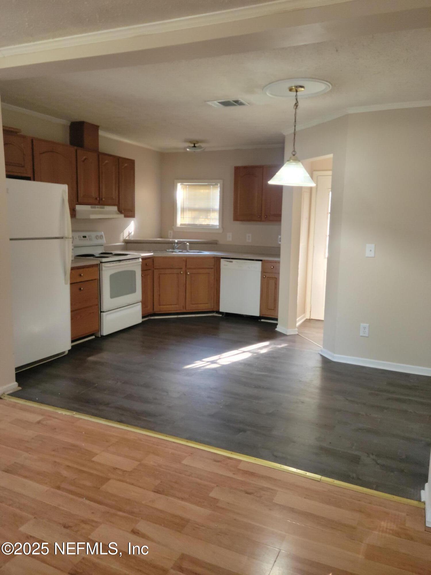 37 EVERGREEN Avenue APT. B