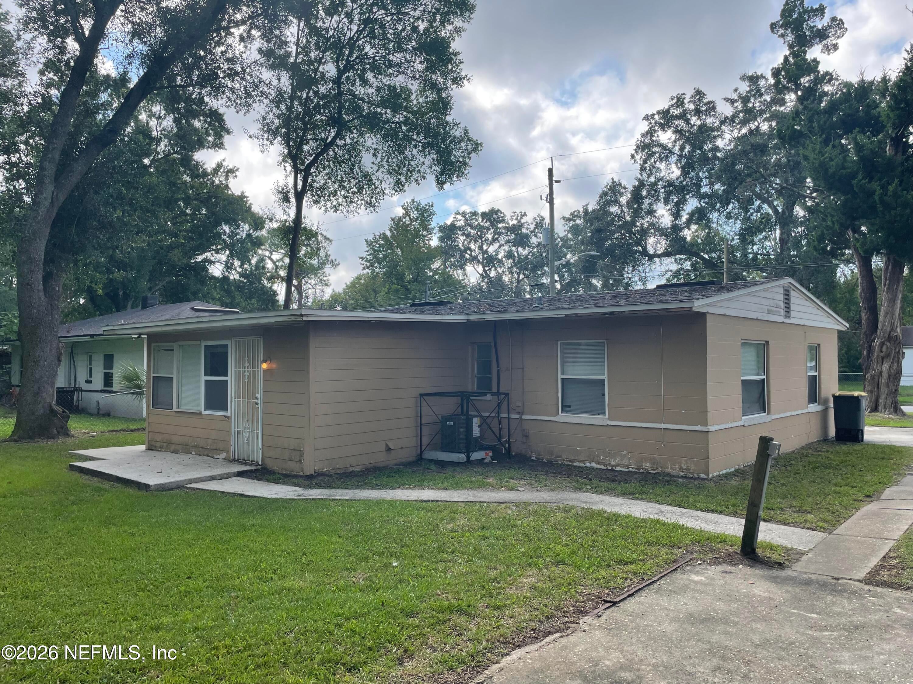 2611 BEAVERBROOK Place