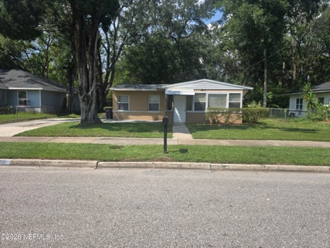 Photo of 2611 BEAVERBROOK Place, Jacksonville, FL 32254 (MLS # 2166202)