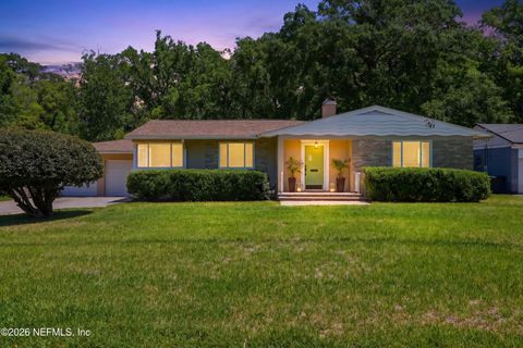 Photo of 4239 PEACHTREE Circle E, Jacksonville, FL 32207 (MLS # 2142600)