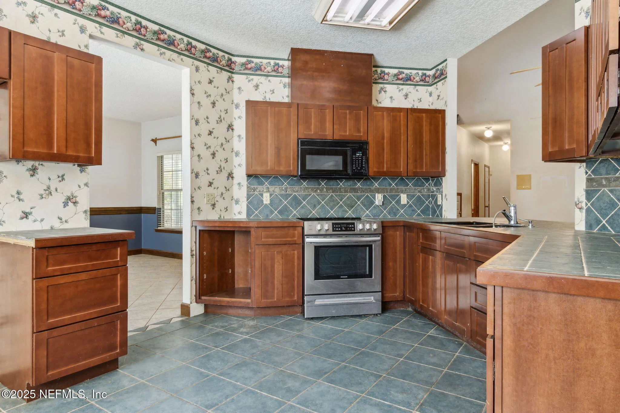 Jacksonville, Florida 32223, United States, 4 Bedrooms Bedrooms, ,3 BathroomsBathrooms,Residential,Pending,86341