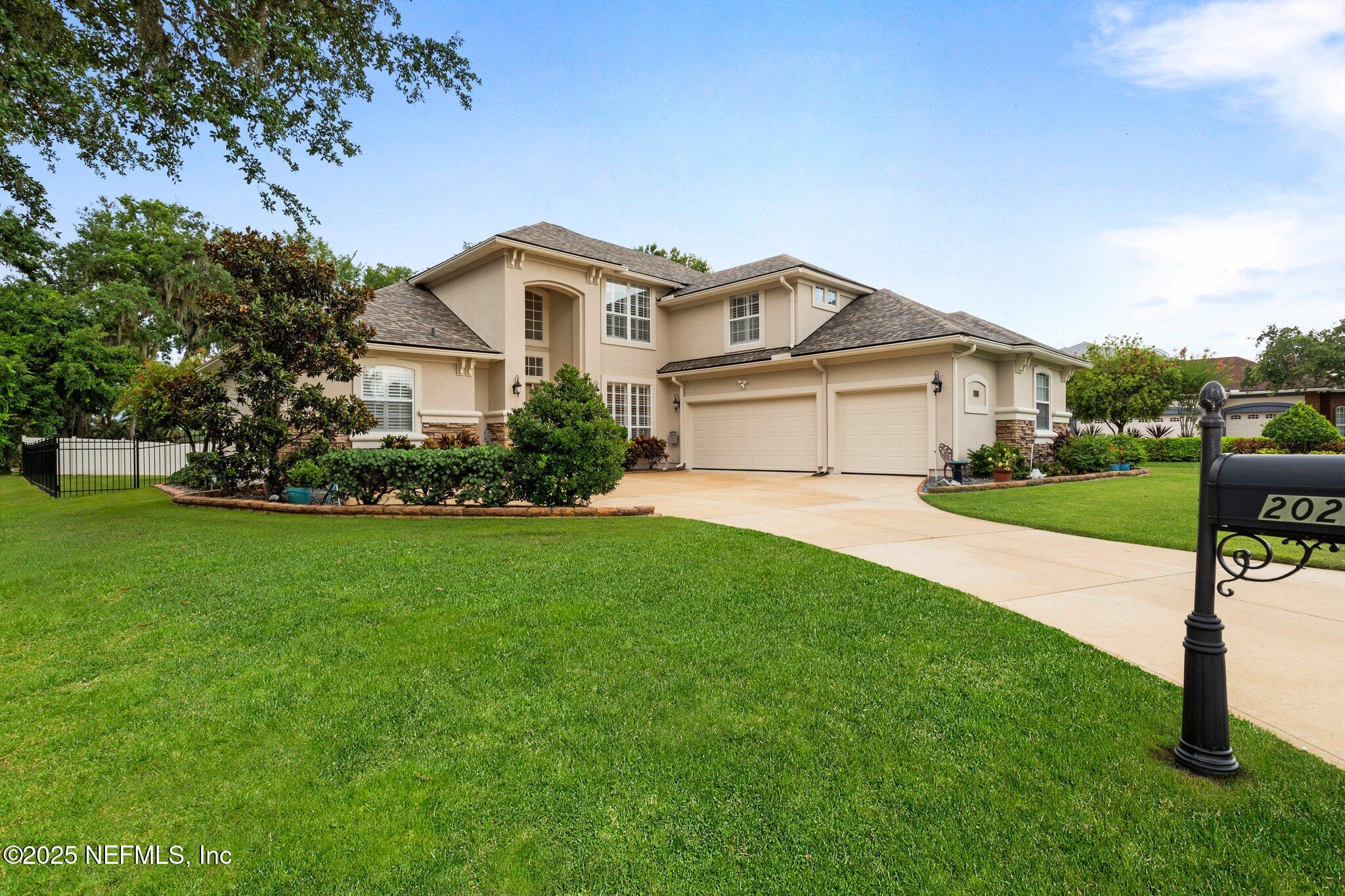 2025 CASTLE POINT Court