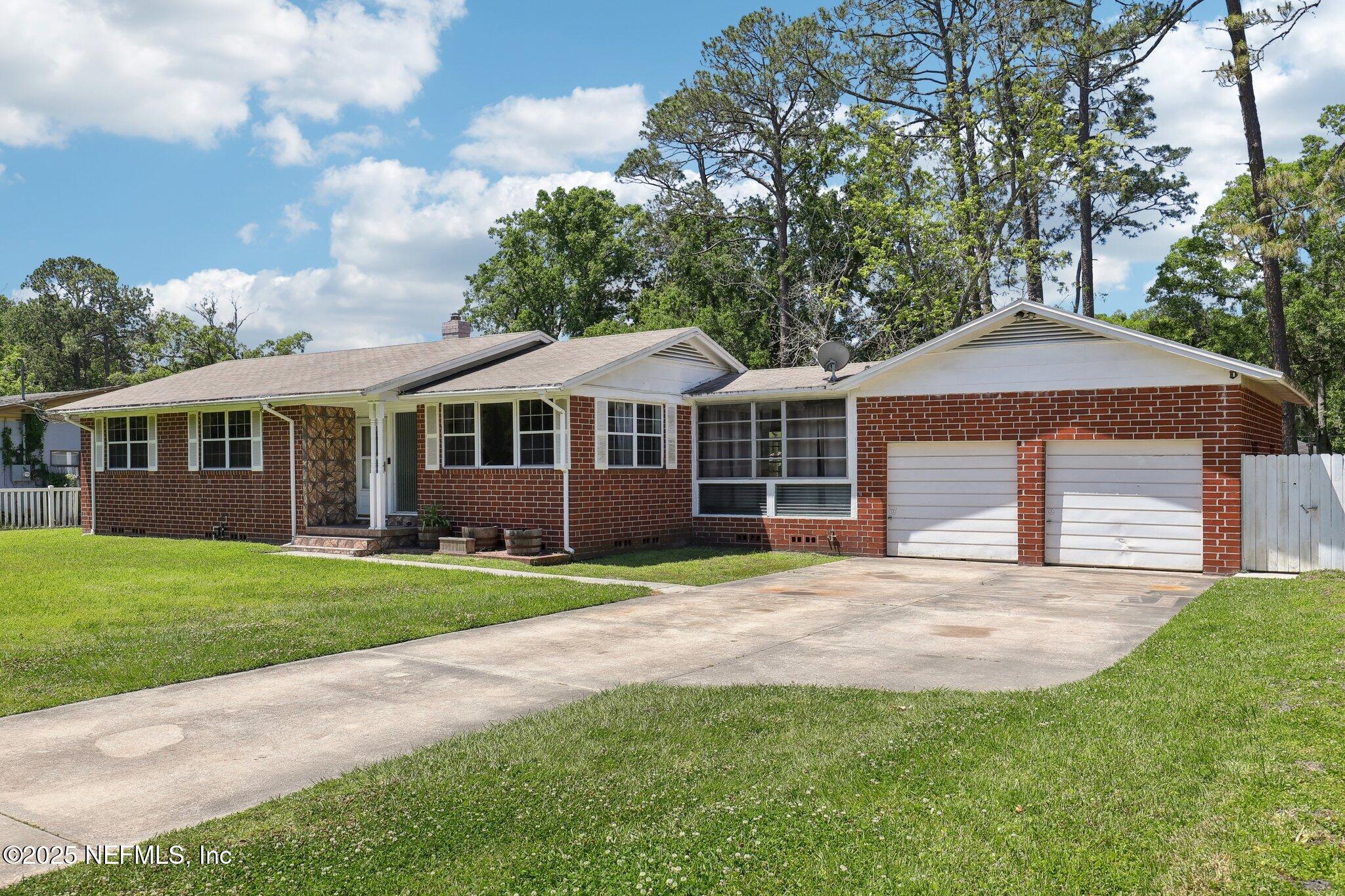 1126 LAKE SHORE Boulevard