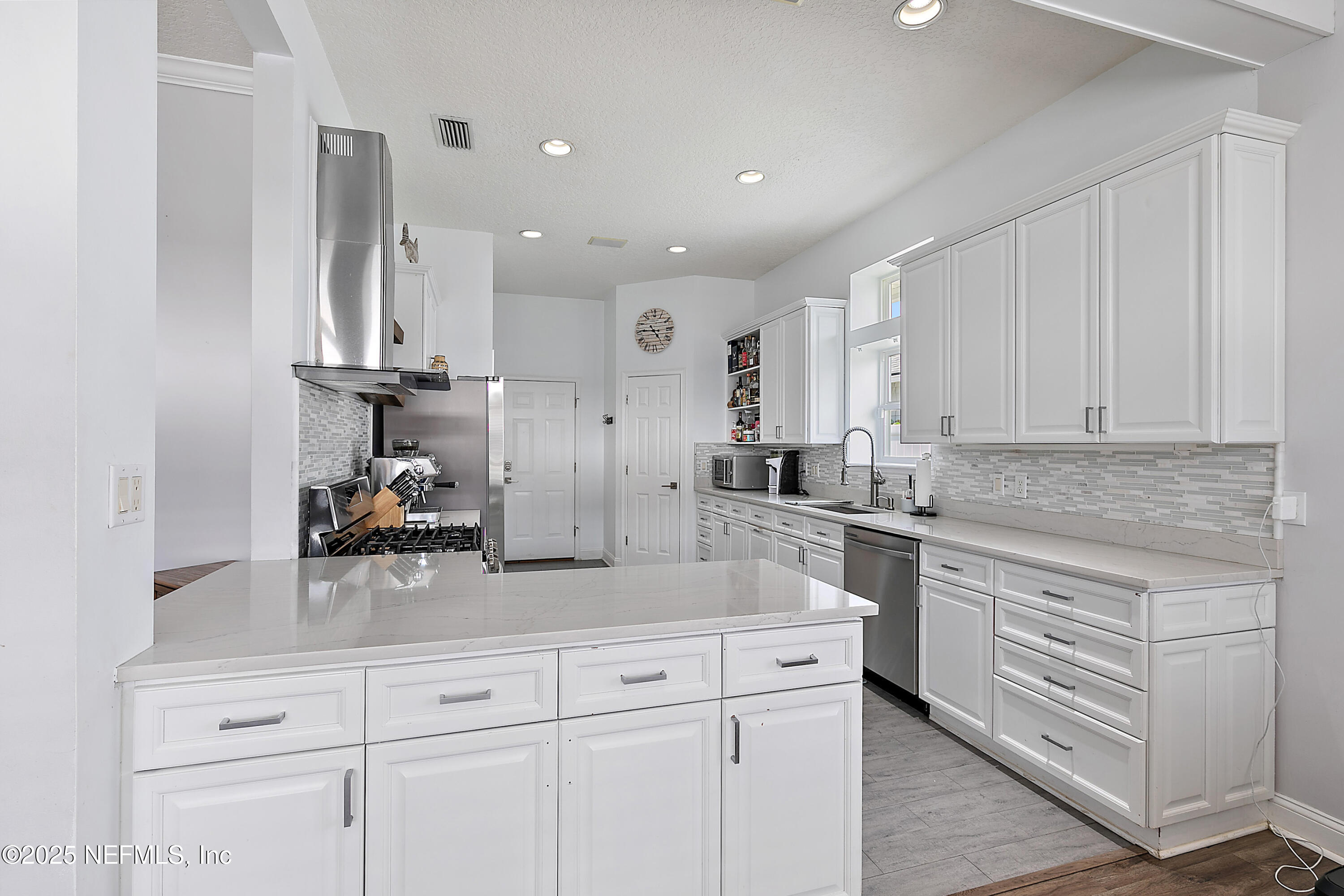 4393 Tideview Drive