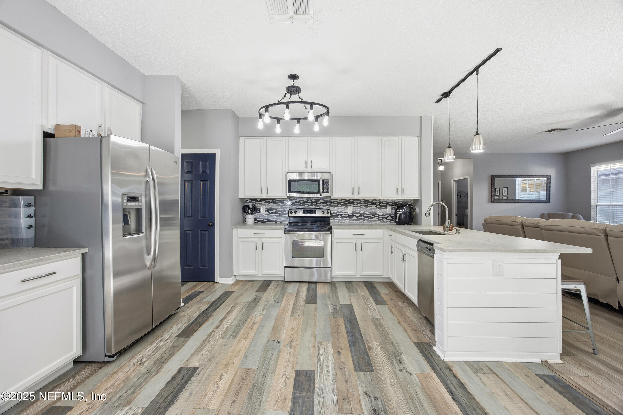 1441 LAUREL OAK Drive