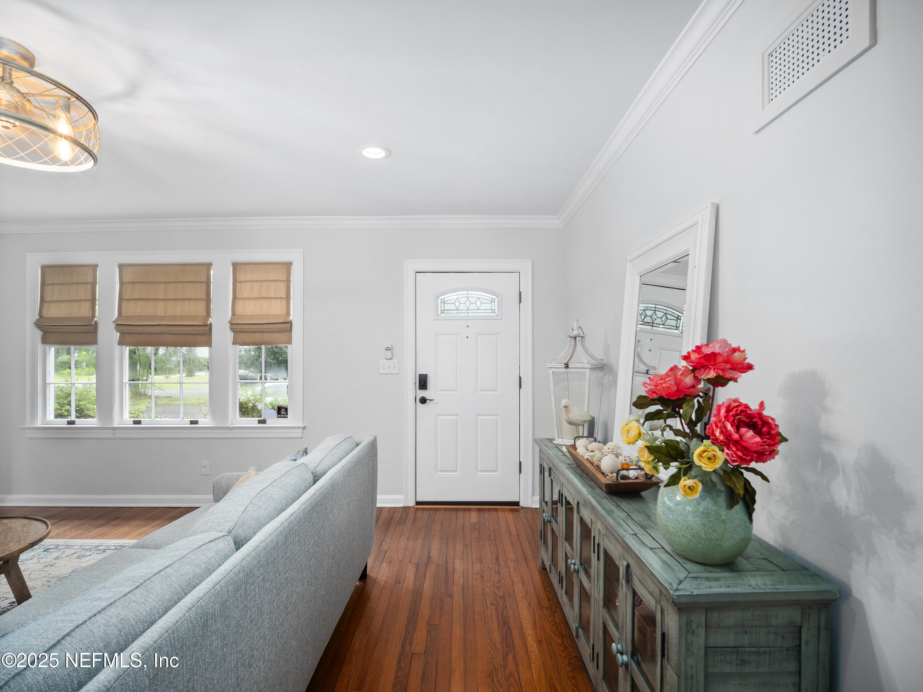 1558 INGLESIDE Avenue