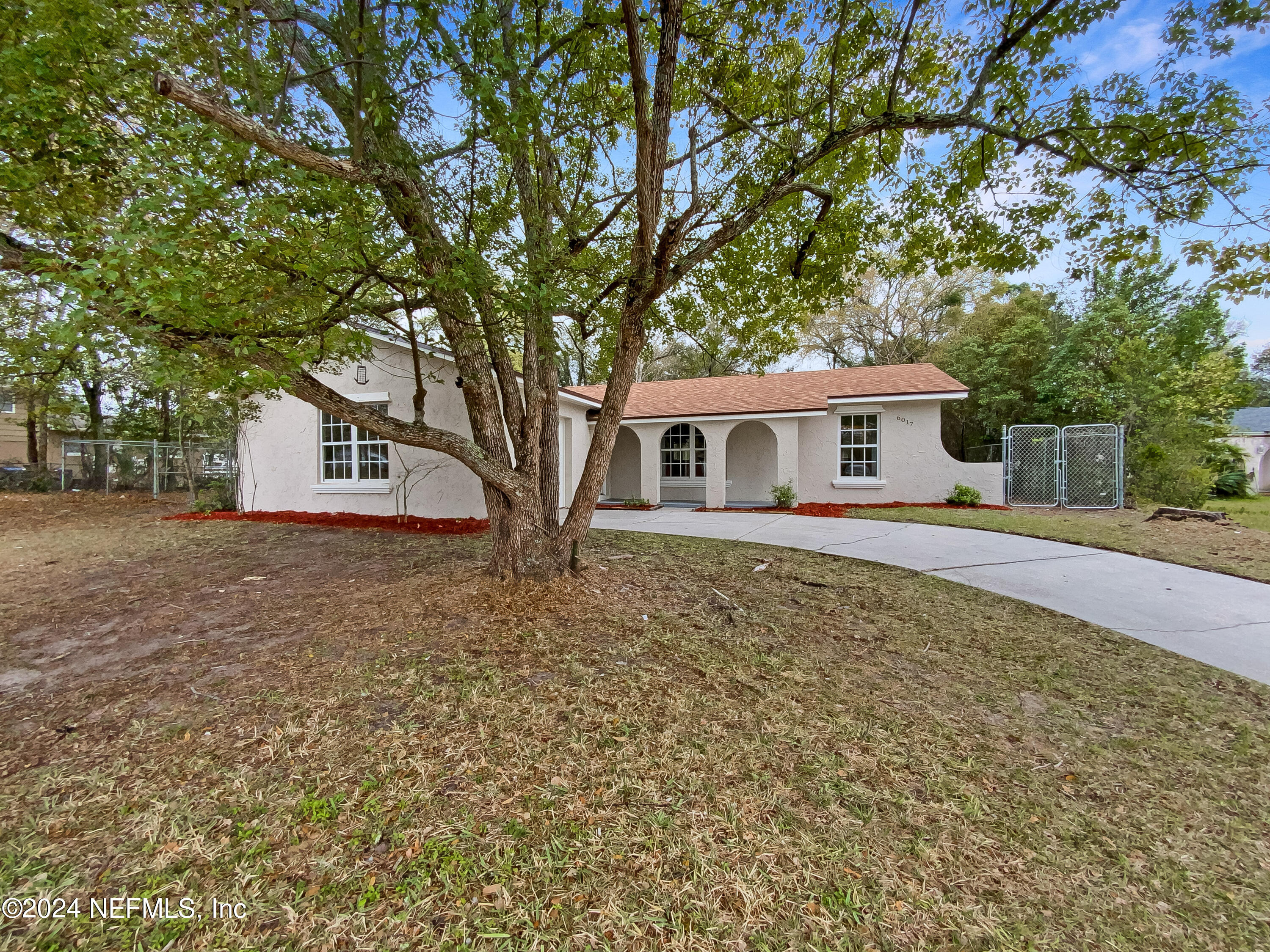 Jacksonville, FL home for sale located at 6017 Triumph Lane W, Jacksonville, FL 32244