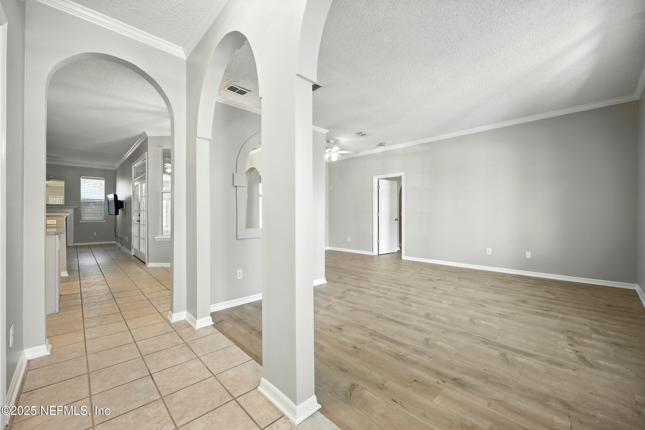 2526 VIBURNUM Court