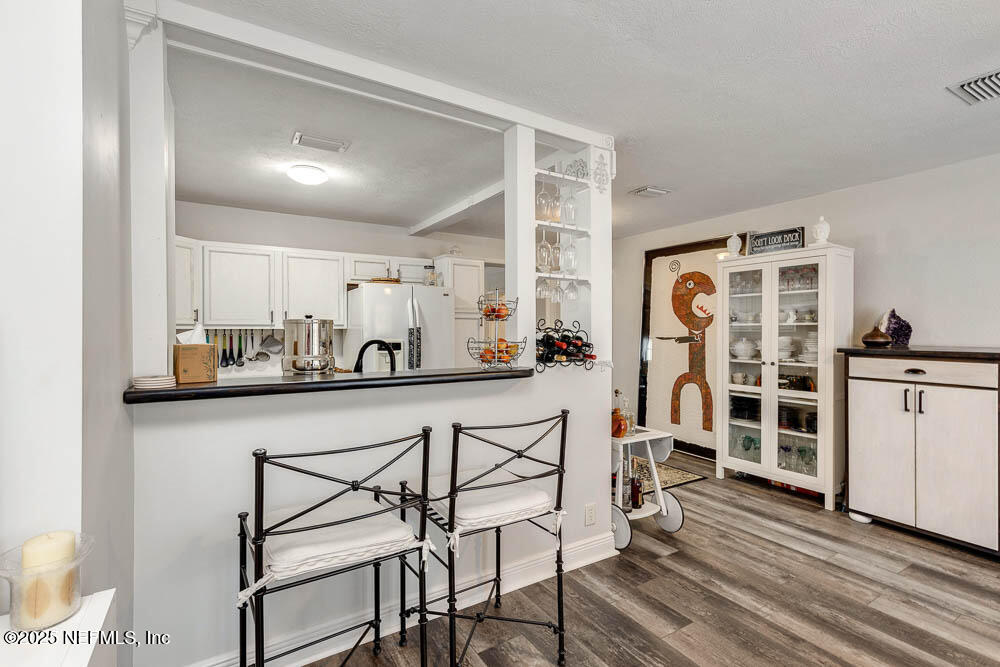 1228 GLEN LAURA Road