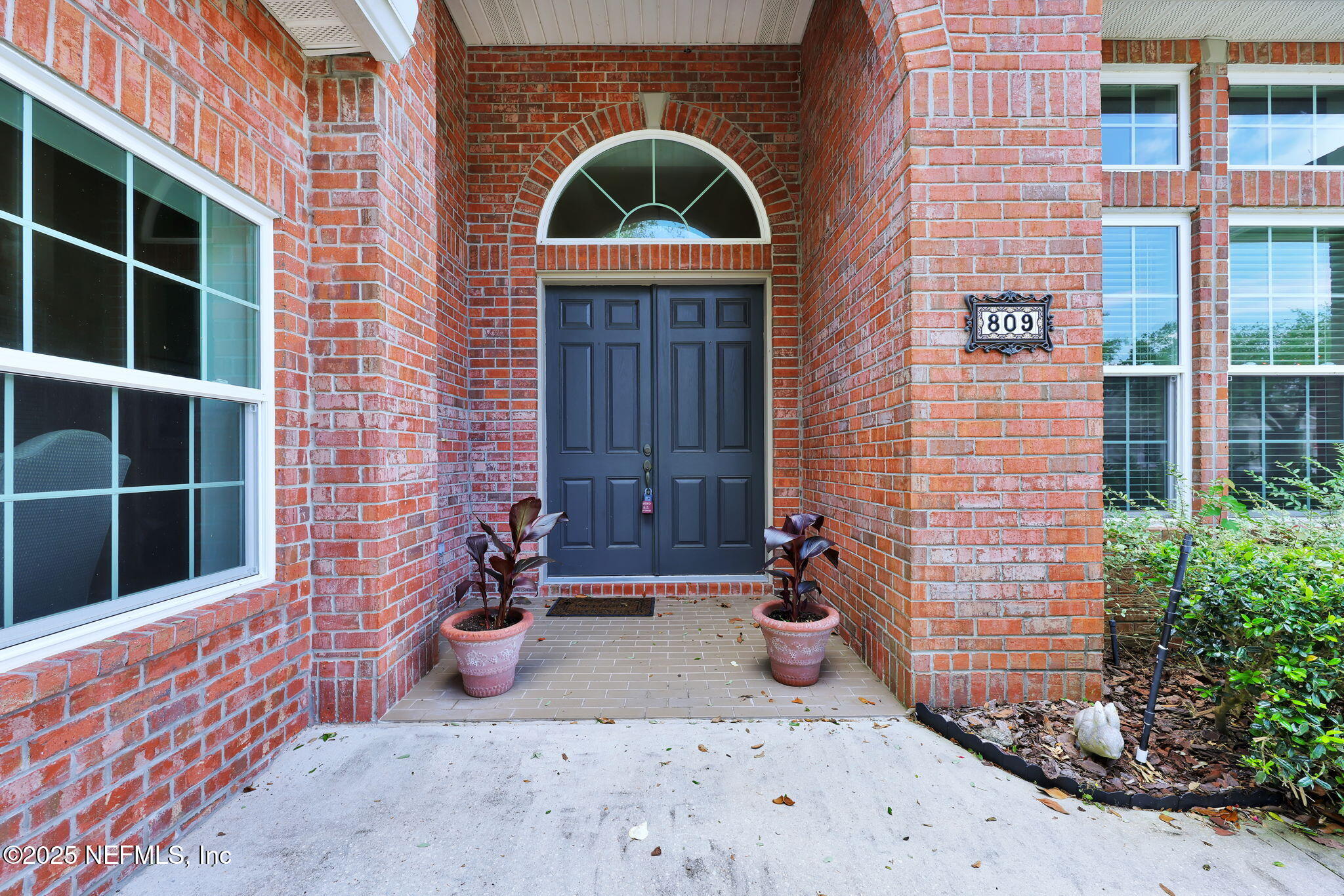809 IFIELD Road