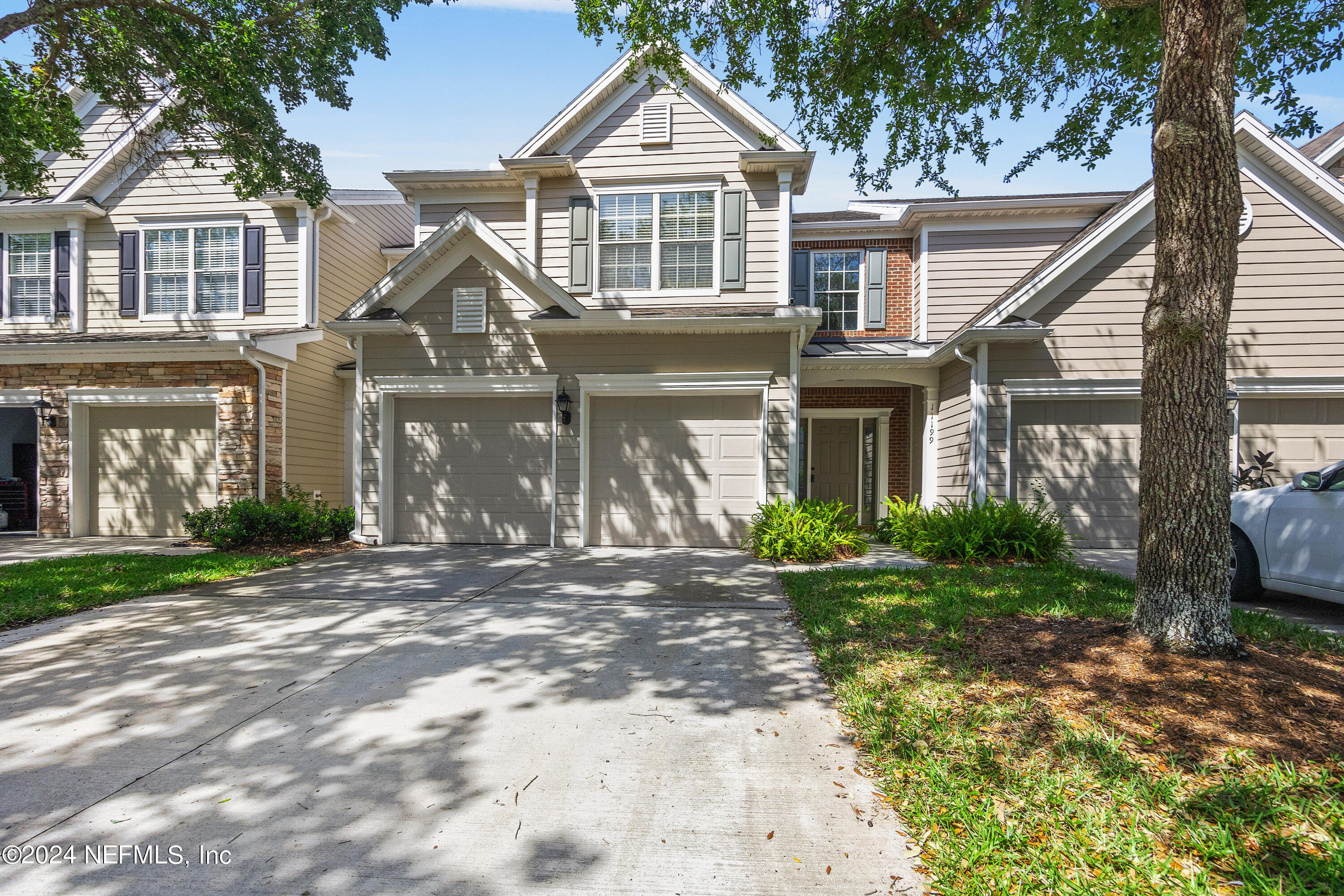 Jacksonville, FL home for sale located at 11199 Castlemain Circle W, Jacksonville, FL 32256