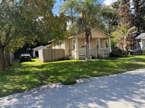 Photo of 2720 WALTON Street, Jacksonville, FL 32207 (MLS # 2166156)