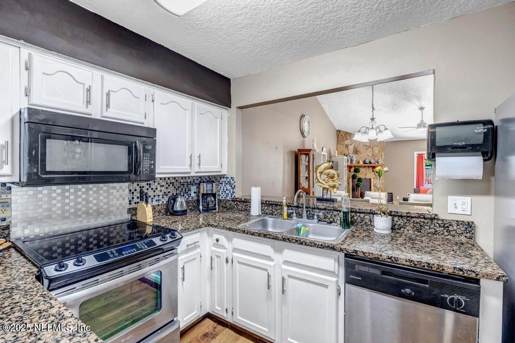 2120 DERRINGER Circle W
