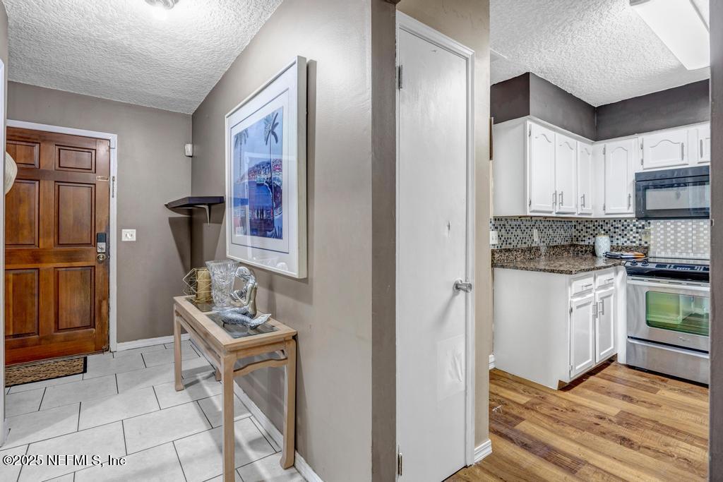 2120 DERRINGER Circle W