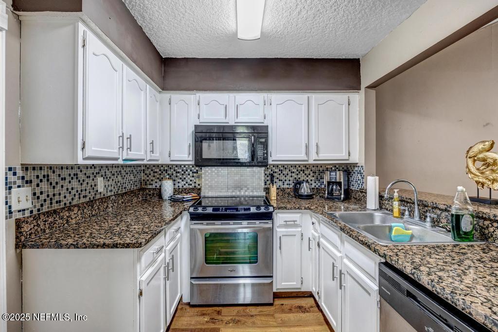 2120 DERRINGER Circle W