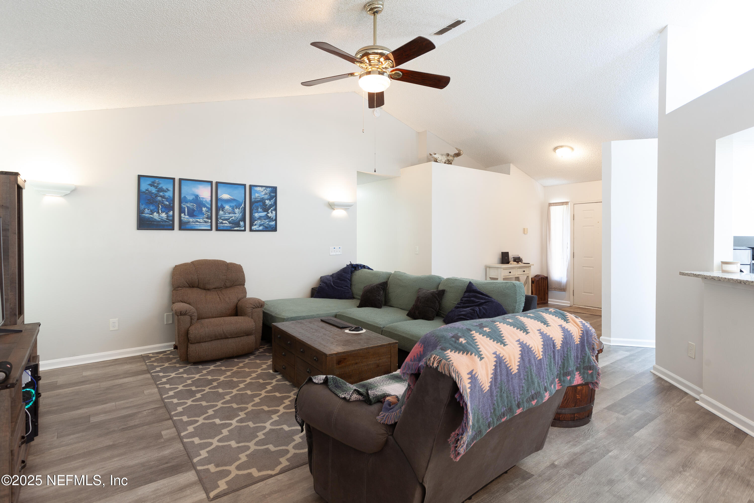 8975 WINDING VINE Drive W