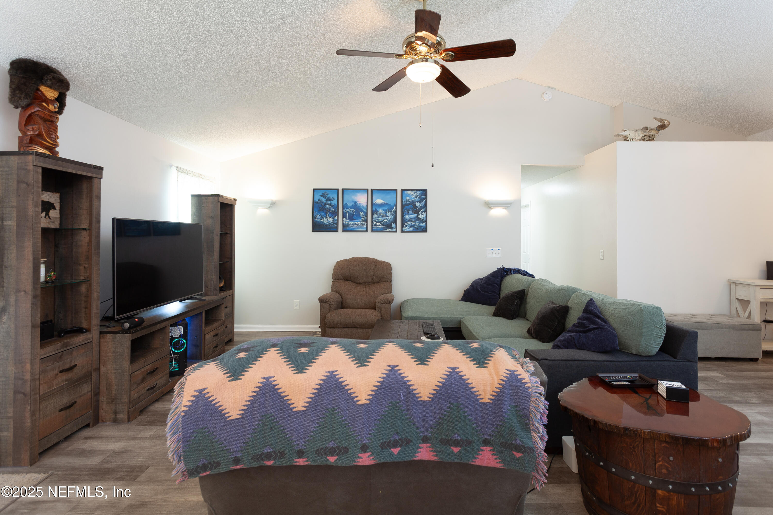 8975 WINDING VINE Drive W