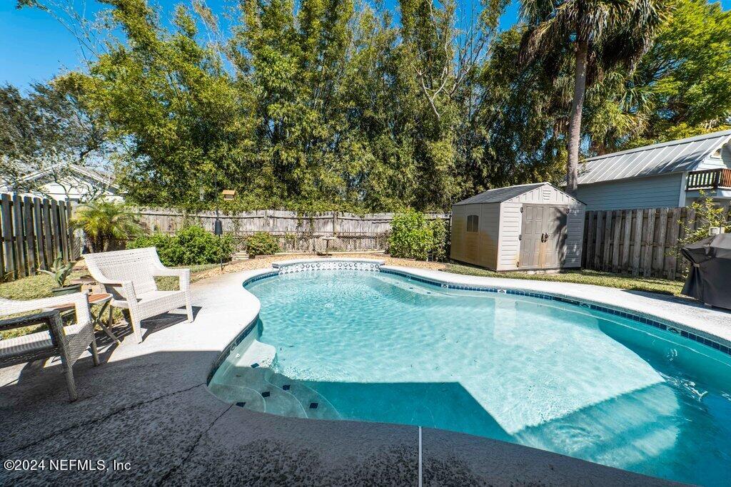 Jacksonville Beach, FL home for sale located at 607 14TH Avenue S, Jacksonville Beach, FL 32250