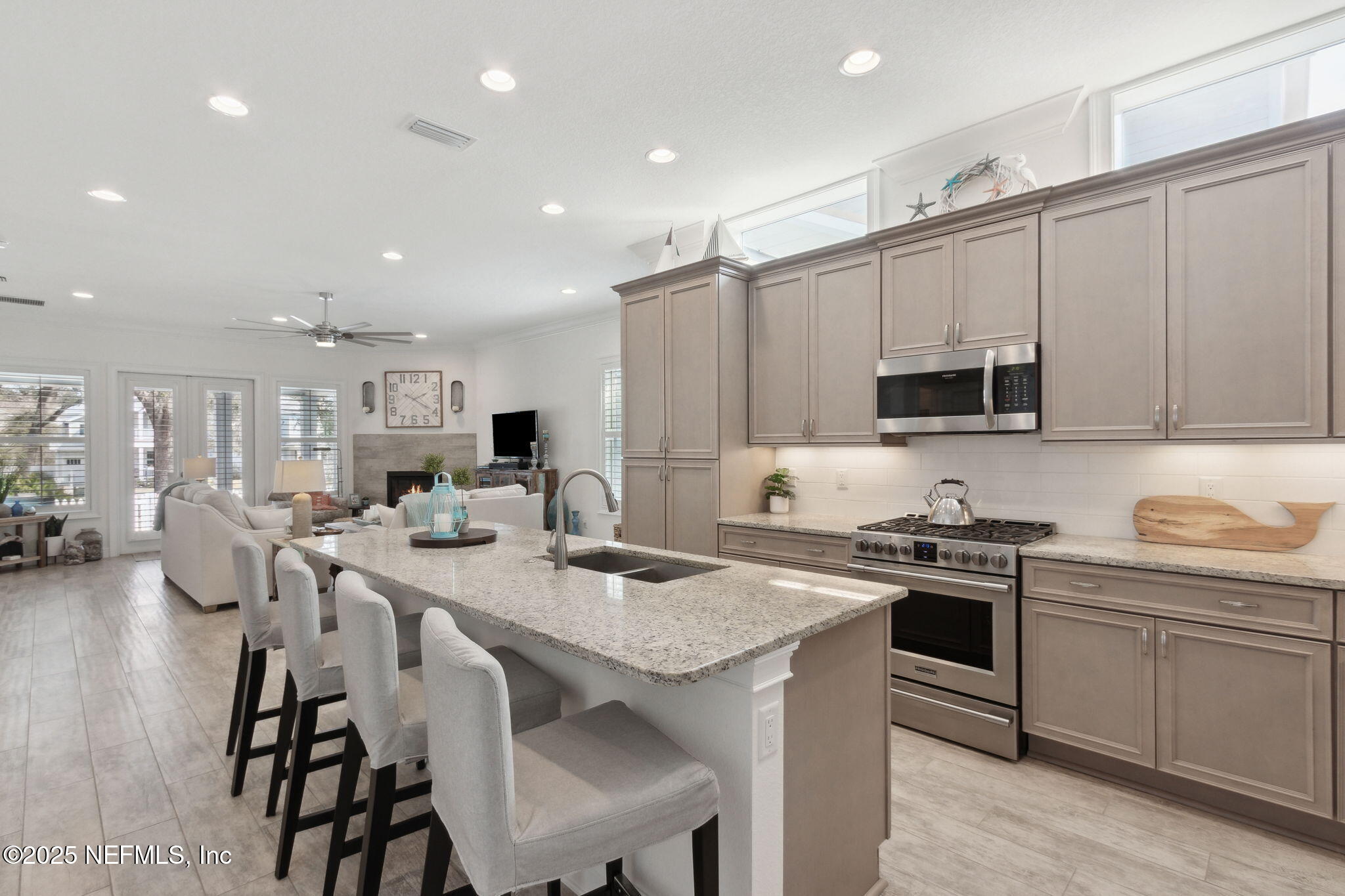 1981 AMELIA OAKS Drive