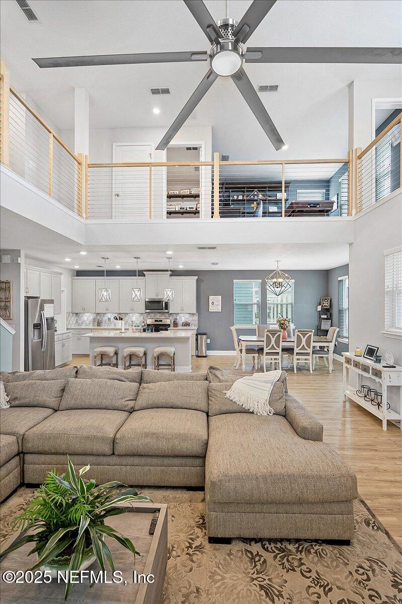 227 DAYDREAM Avenue
