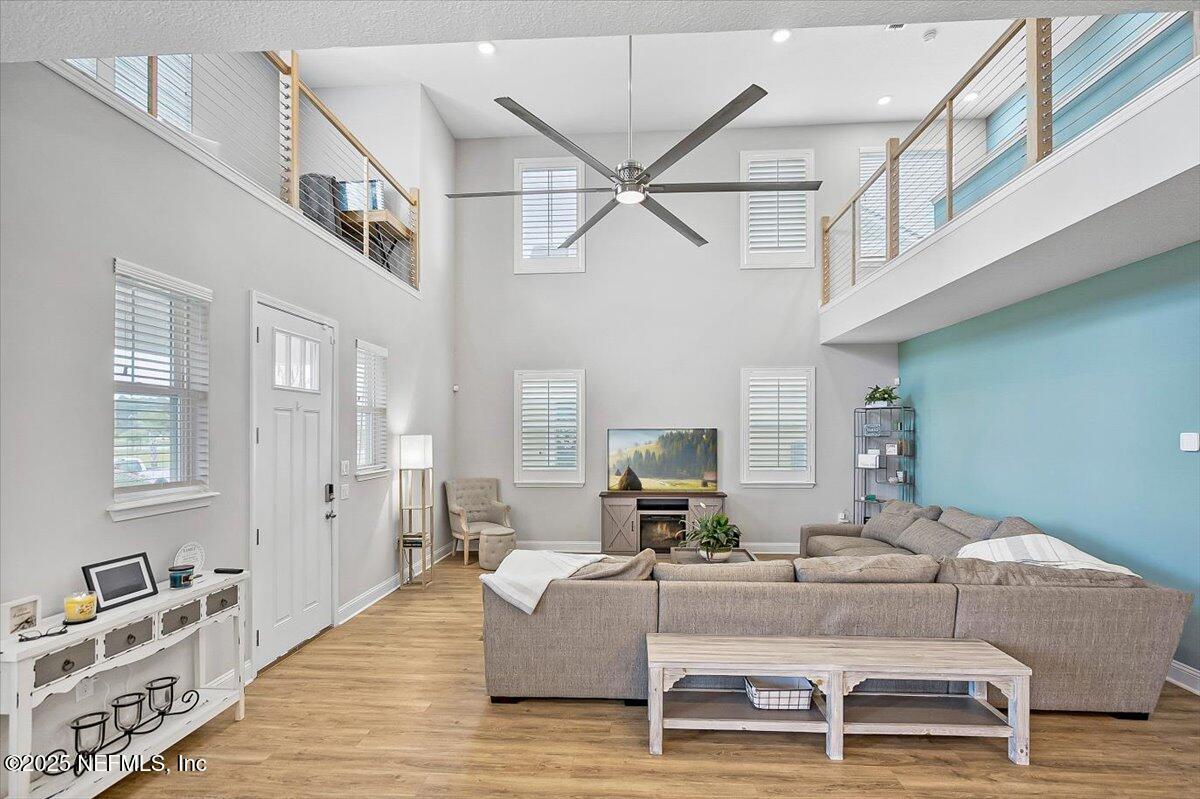 227 DAYDREAM Avenue