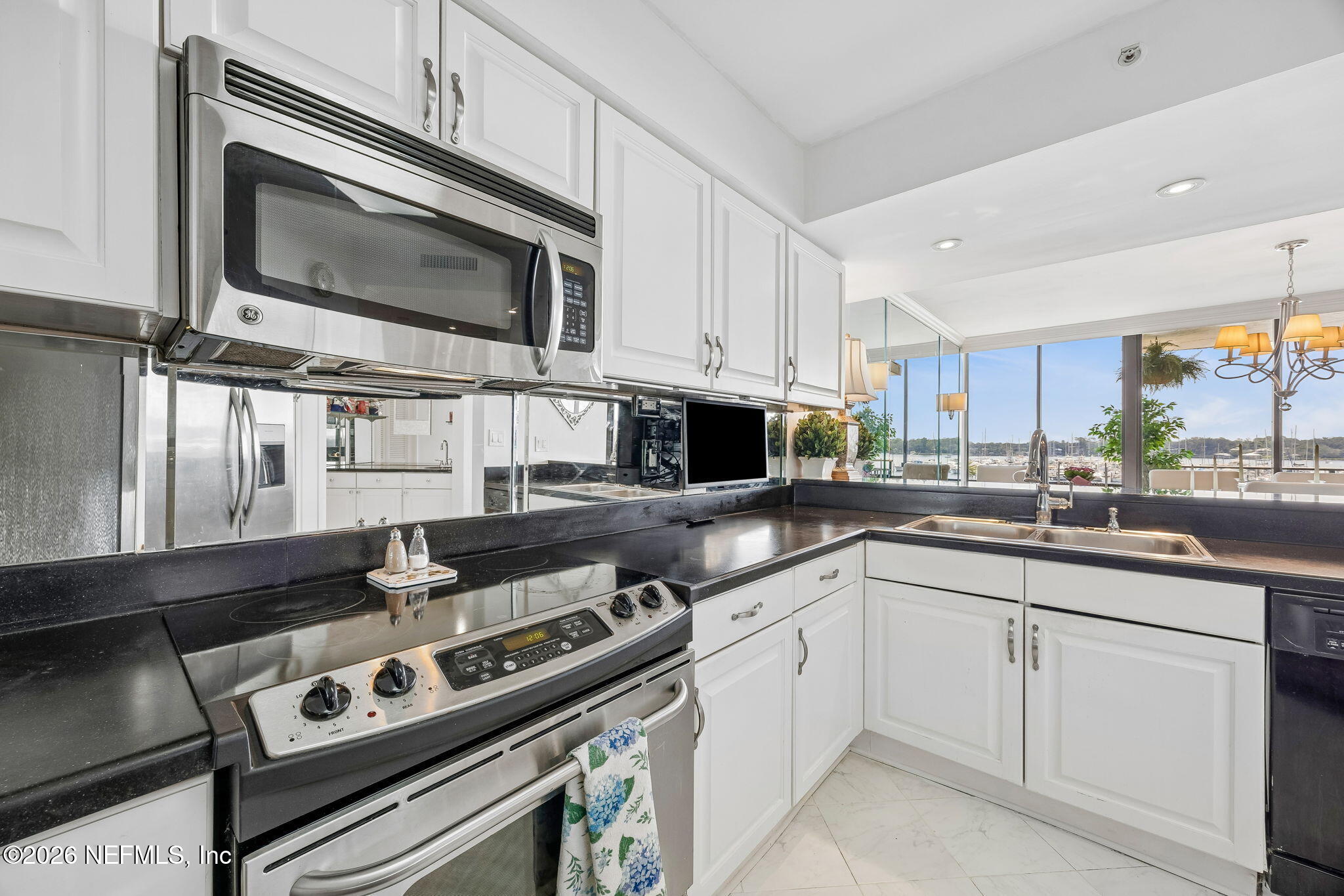 4401 LAKESIDE Drive 303