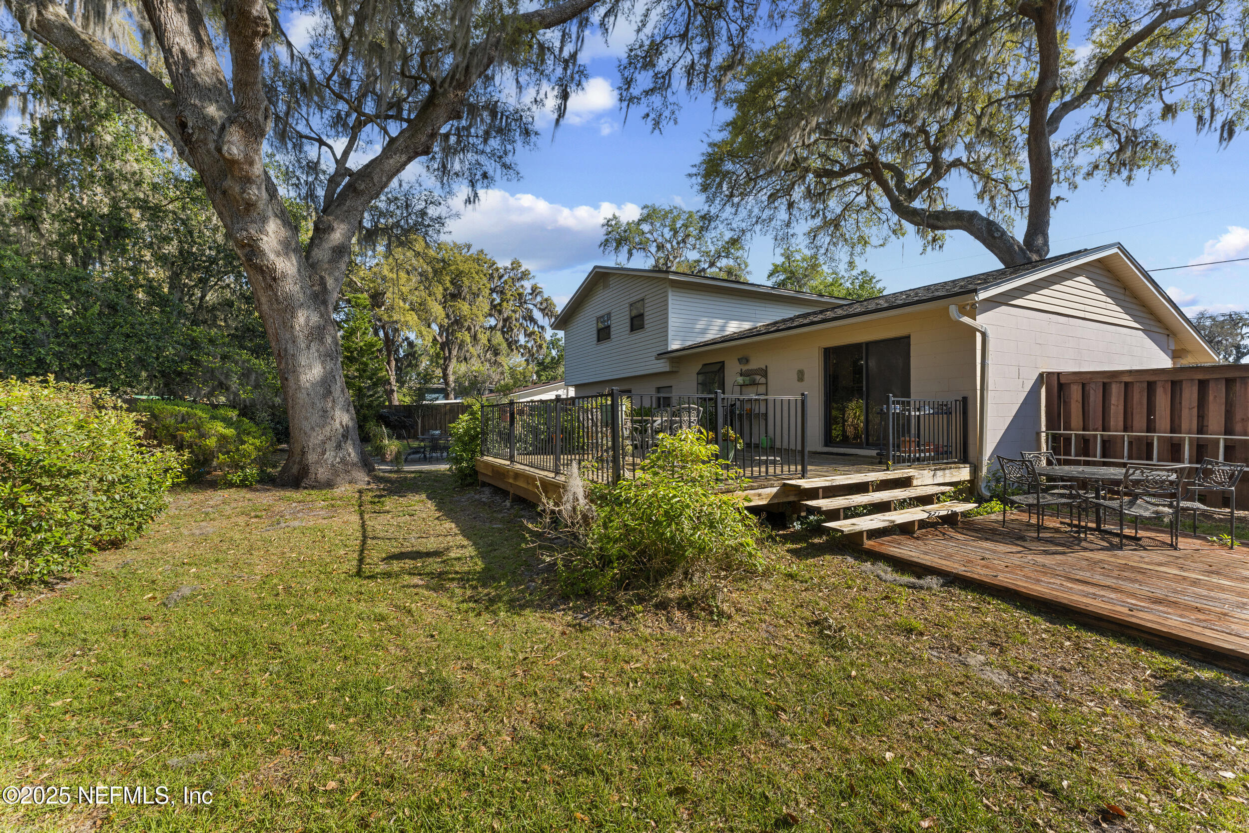 2848 CEDARCREST Drive