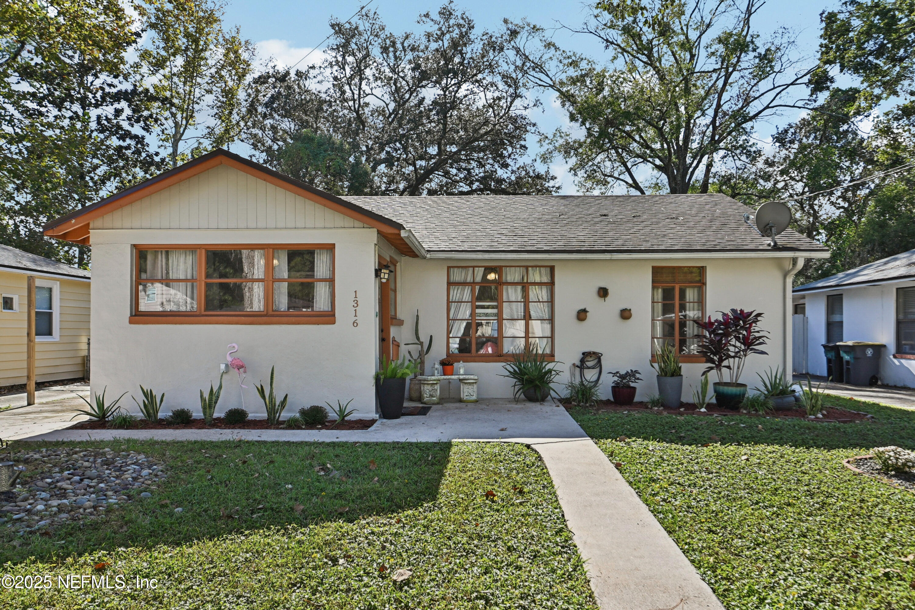 1316 RENSSELAER Avenue