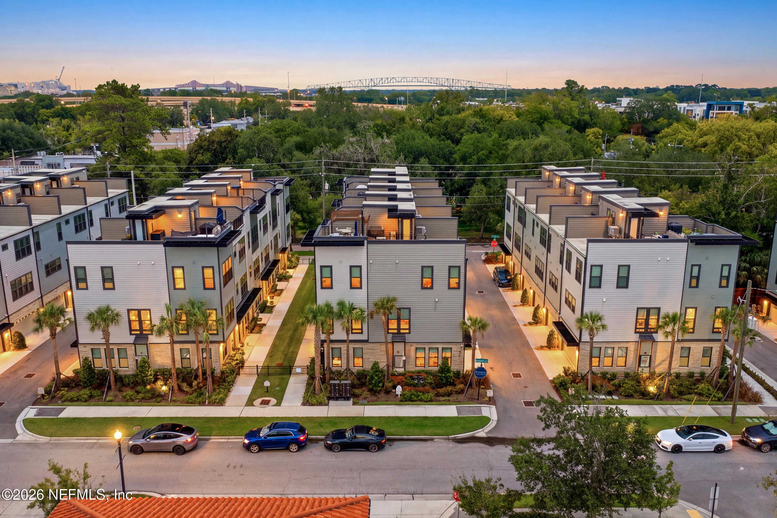1611 PIAZZA Place