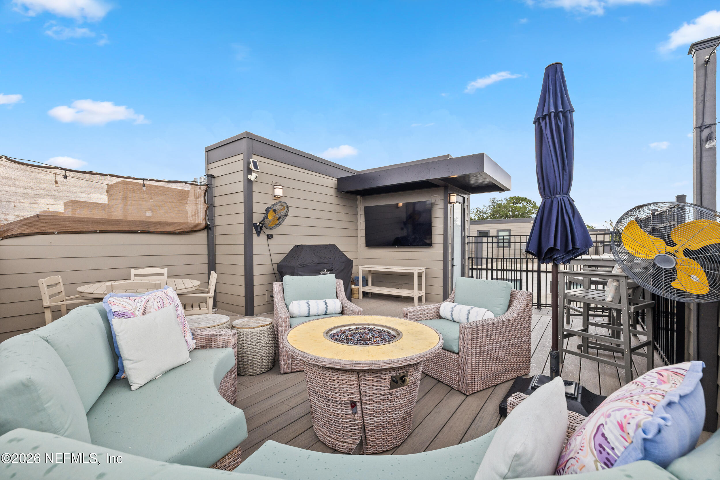 1611 PIAZZA Place