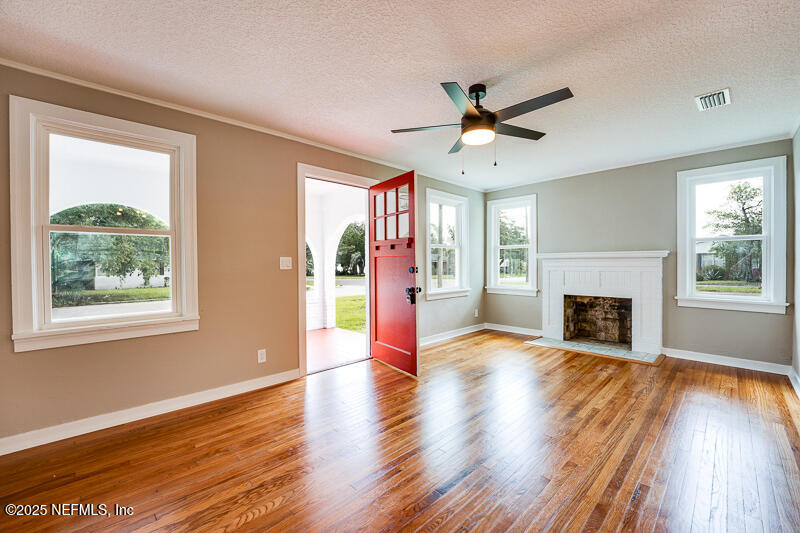 318 W 68TH Street