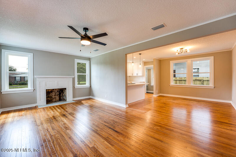 318 W 68TH Street