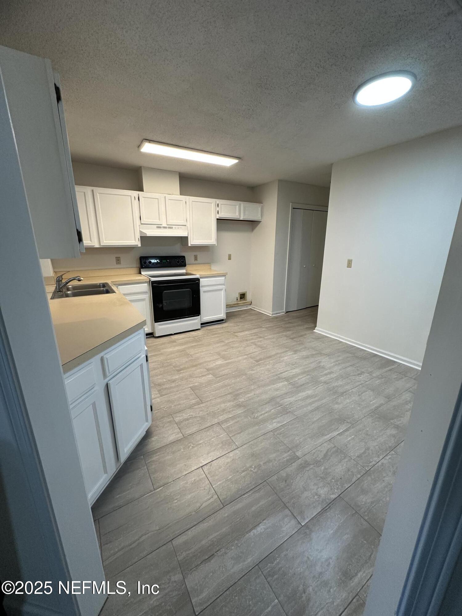 10060 HIDDEN BRANCH Drive E