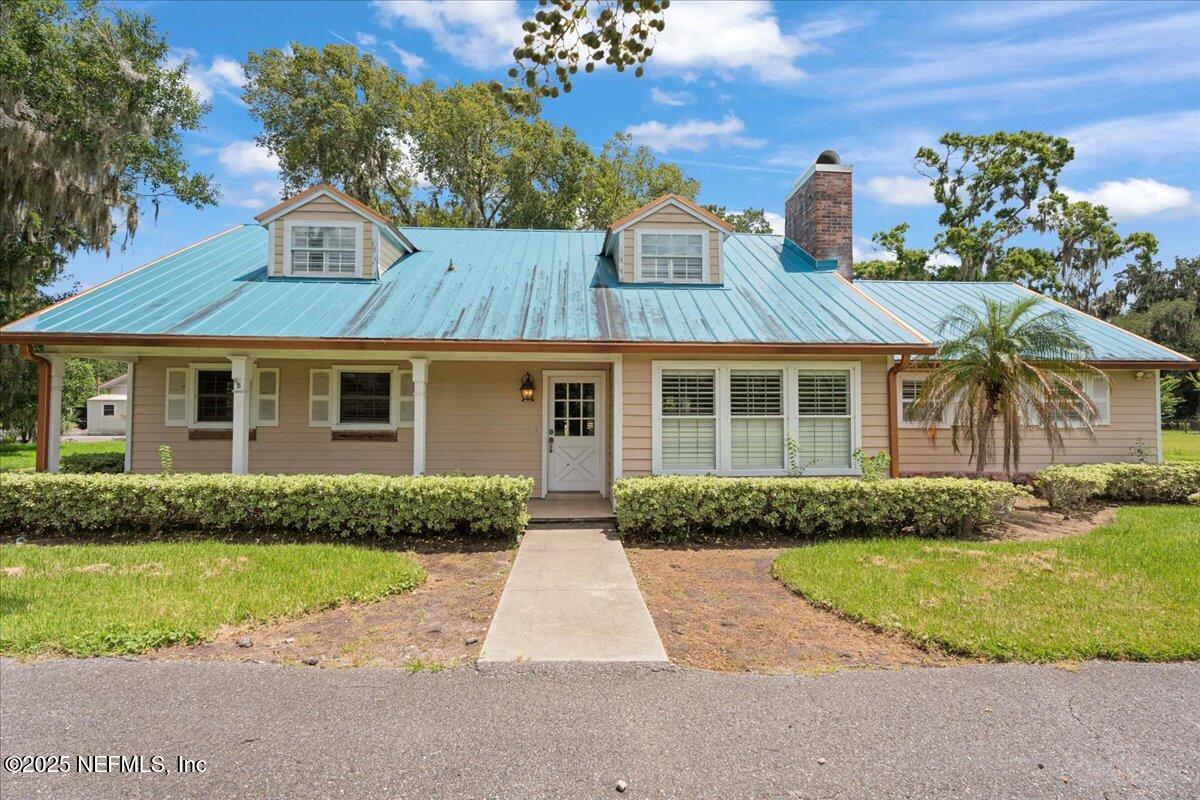 28-32 S ROSCOE Boulevard