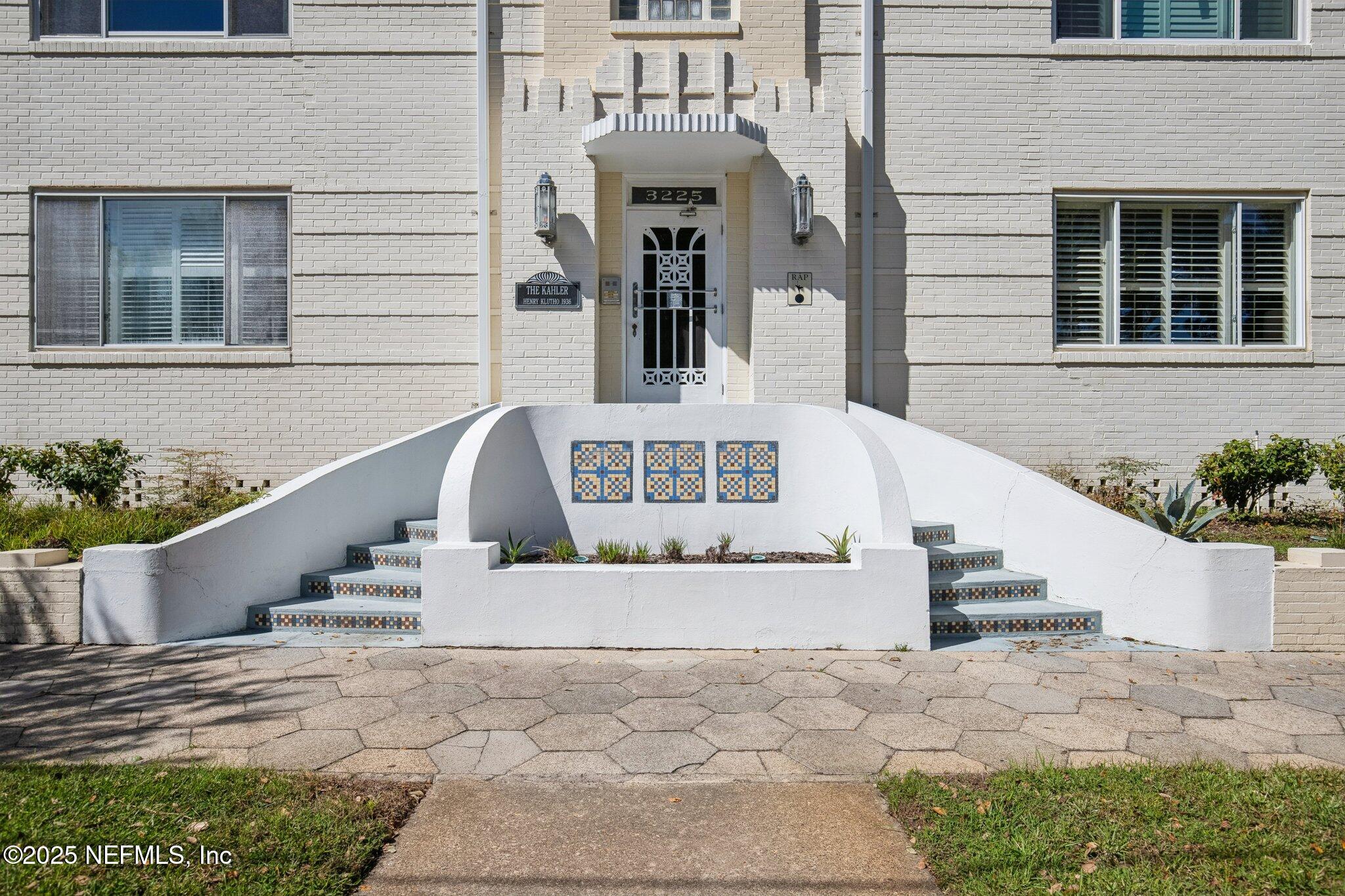 3225 ST JOHNS Avenue C