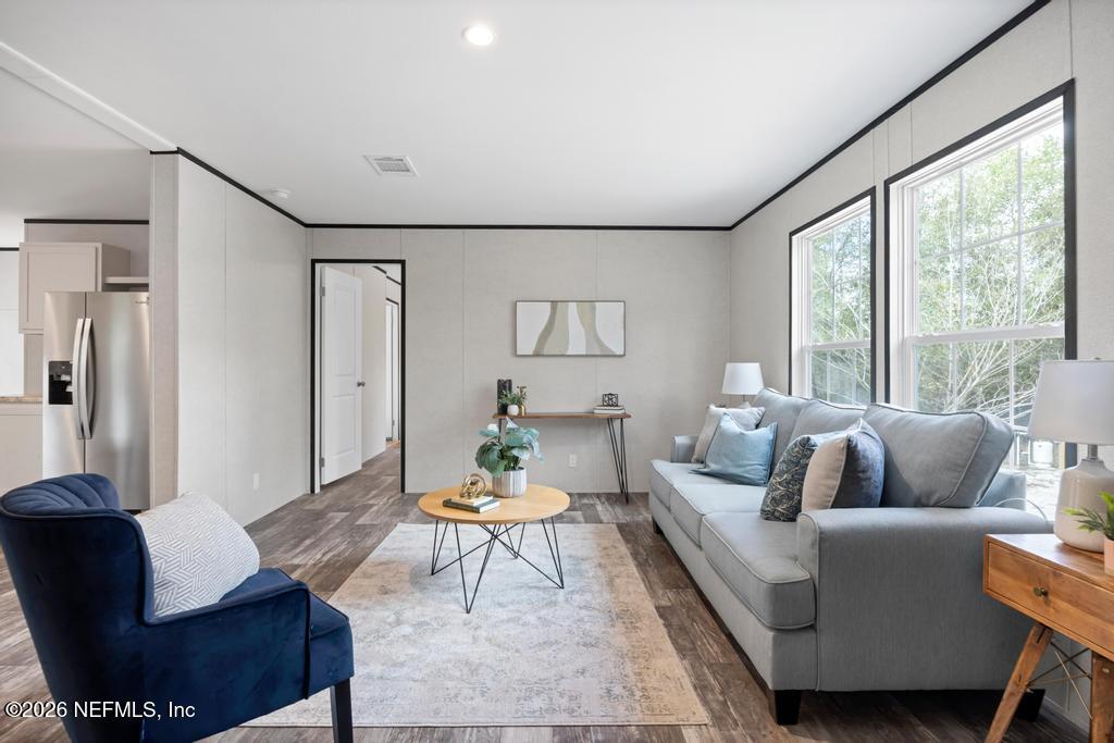 2004 BLUE KNOLL Road