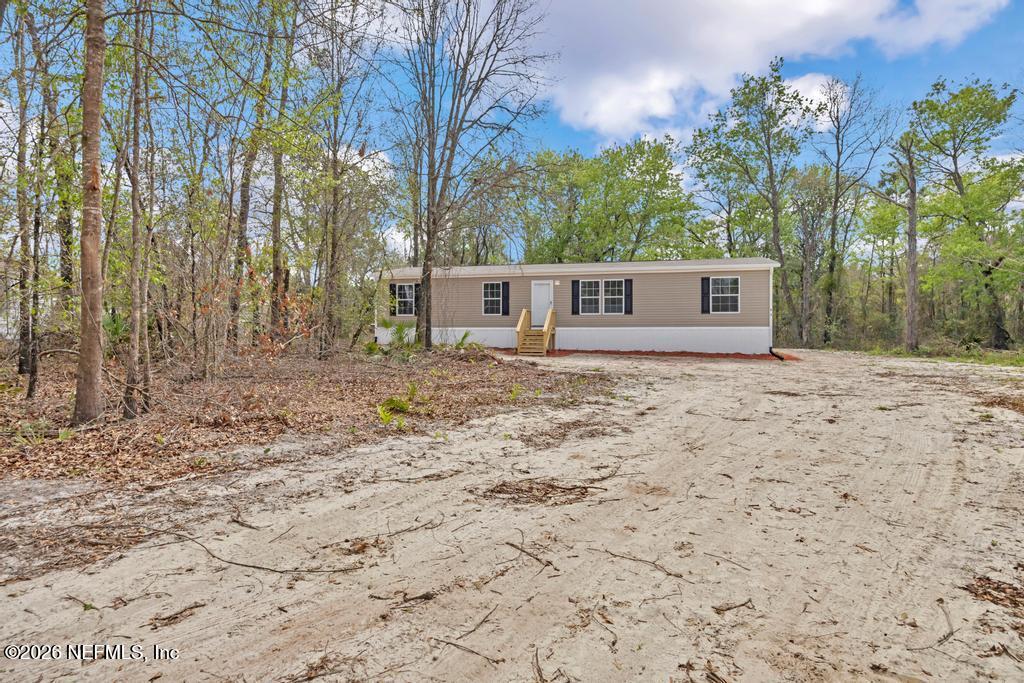 2004 BLUE KNOLL Road