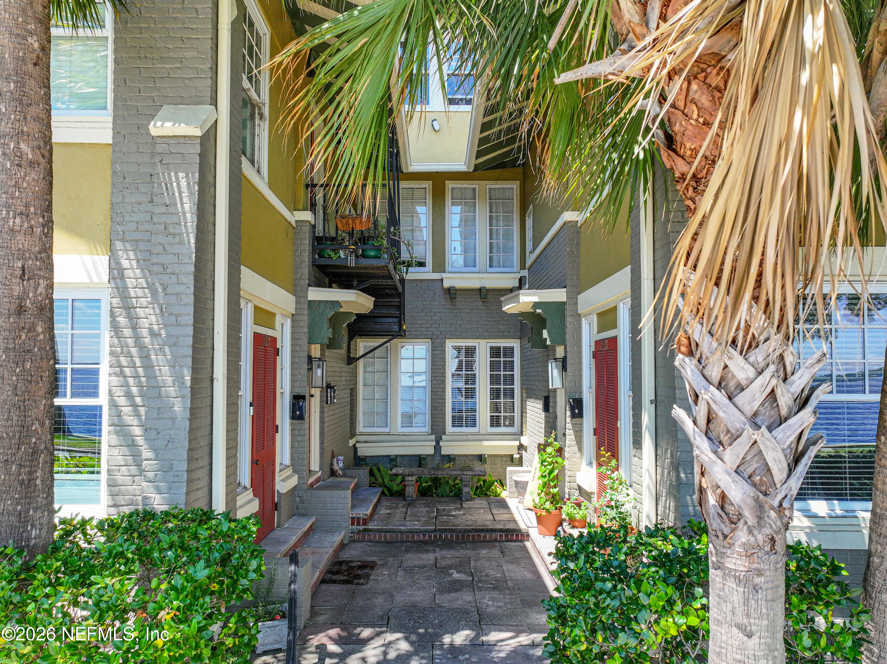 2117 RIVER Boulevard