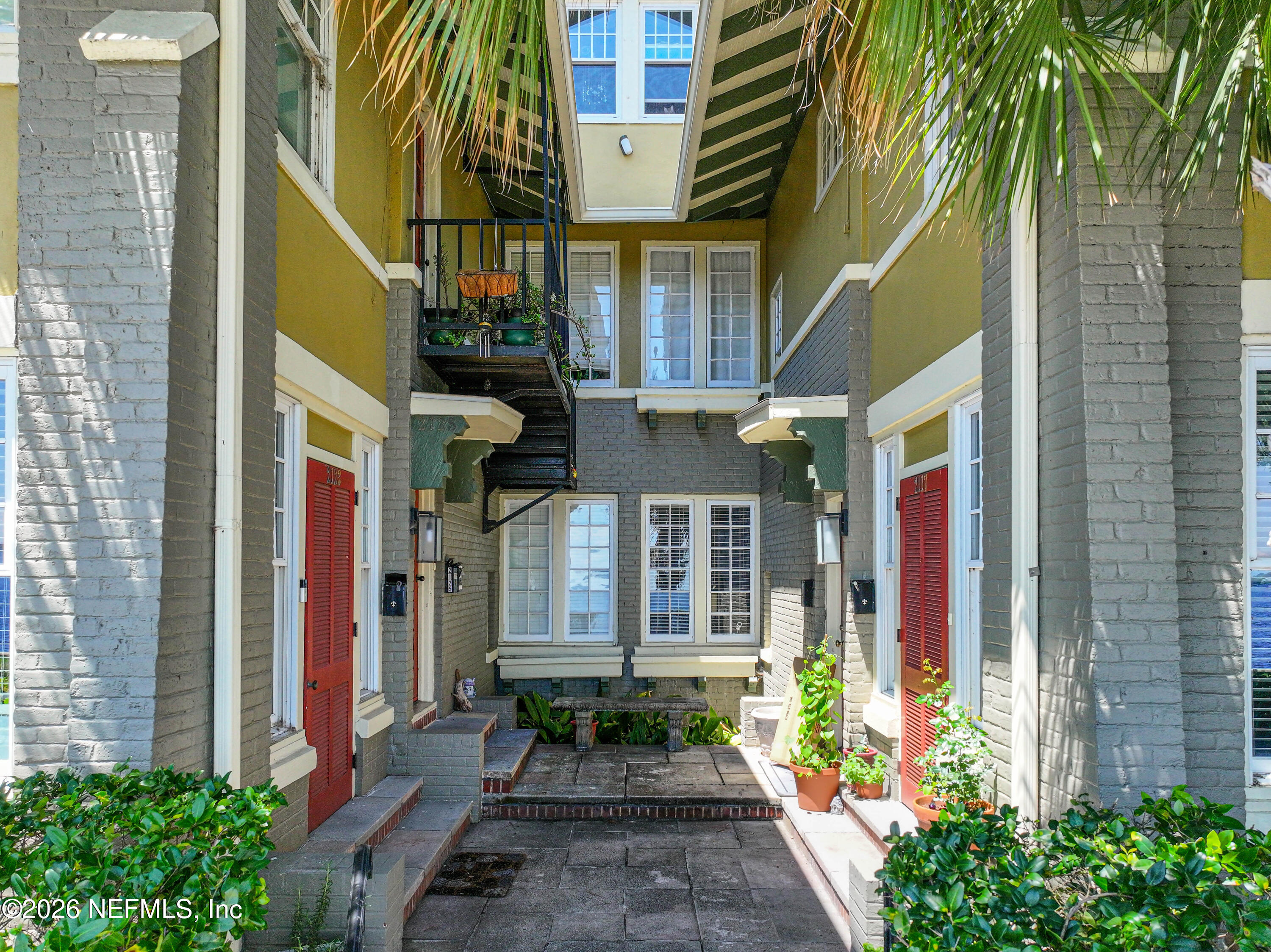 2117 RIVER Boulevard