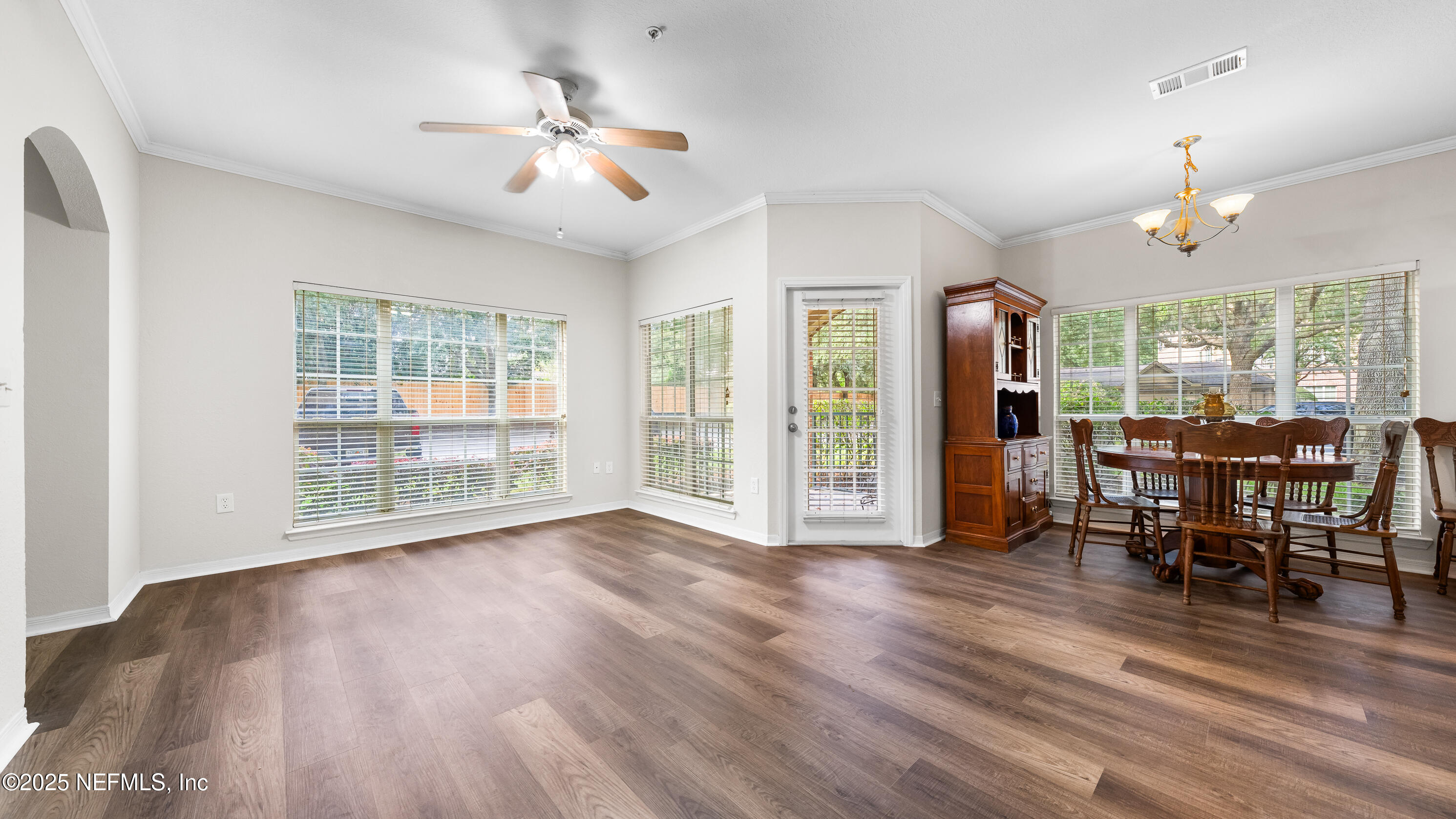 #6-Living Room-2
