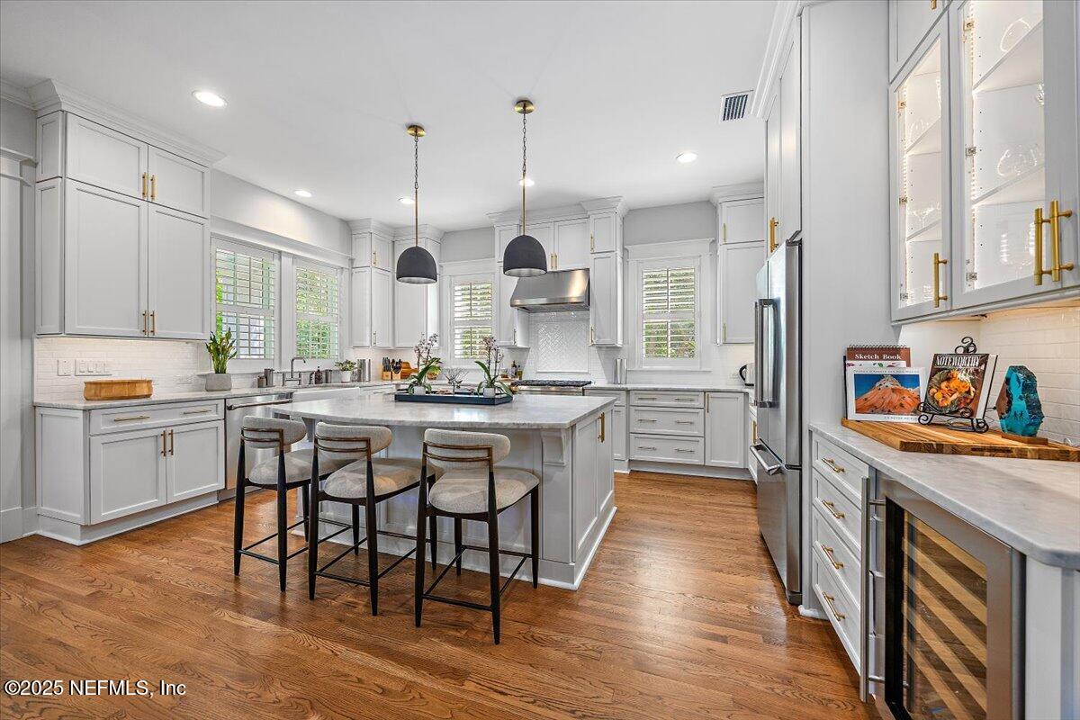 2743 GREEN BAY Lane