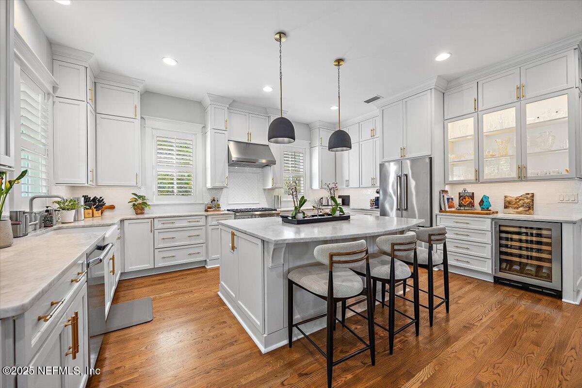 2743 GREEN BAY Lane