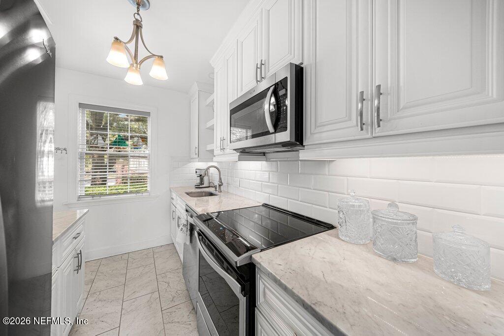 823 LASALLE Street 821/823